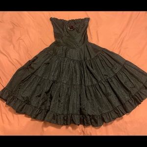 Gorgeous 80’s tired cocktail dress